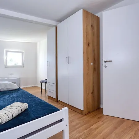 Lavanda With Jacuzzi Привлака