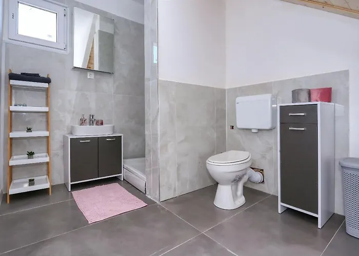 Vakantiehuis Lavanda With Jacuzzi Privlaka (Zadar)